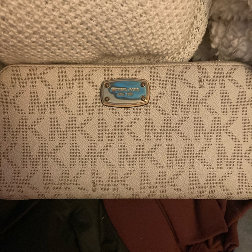 Michael Kors Beige Wallet